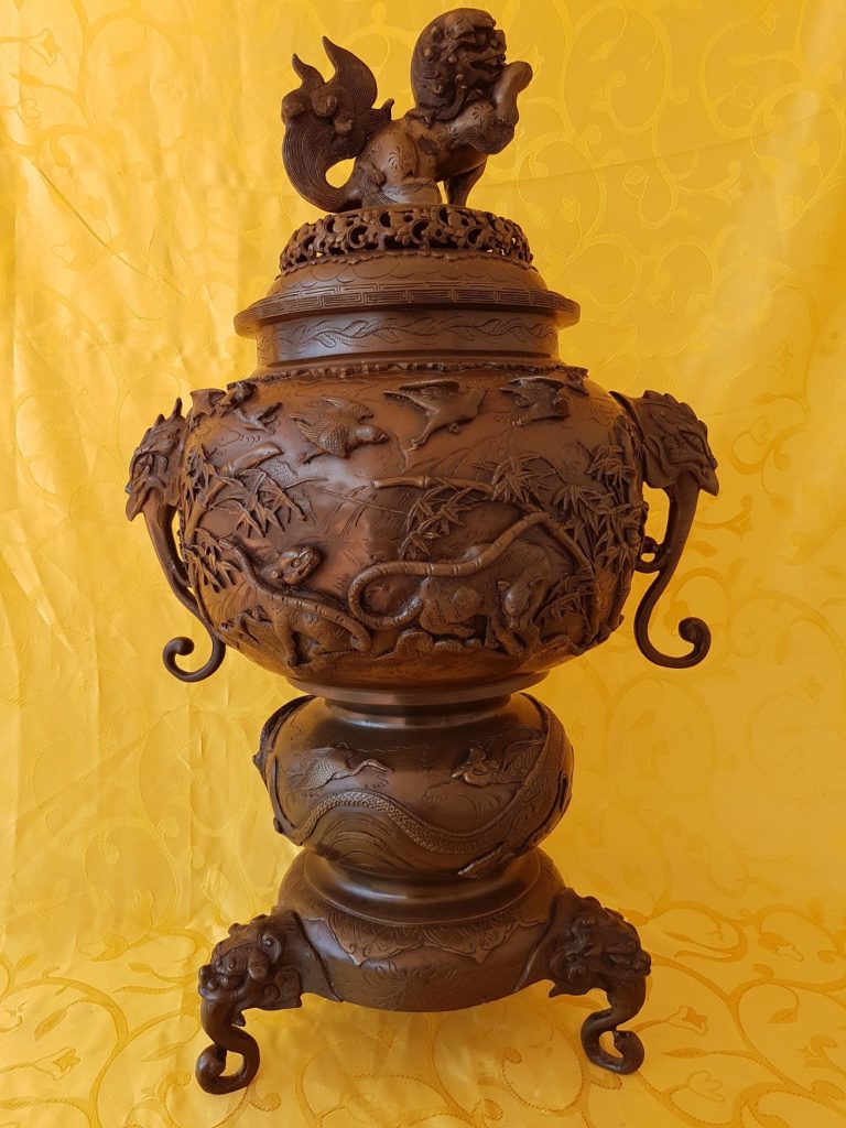 Japanese bronze temple koro incense burner of very high quality